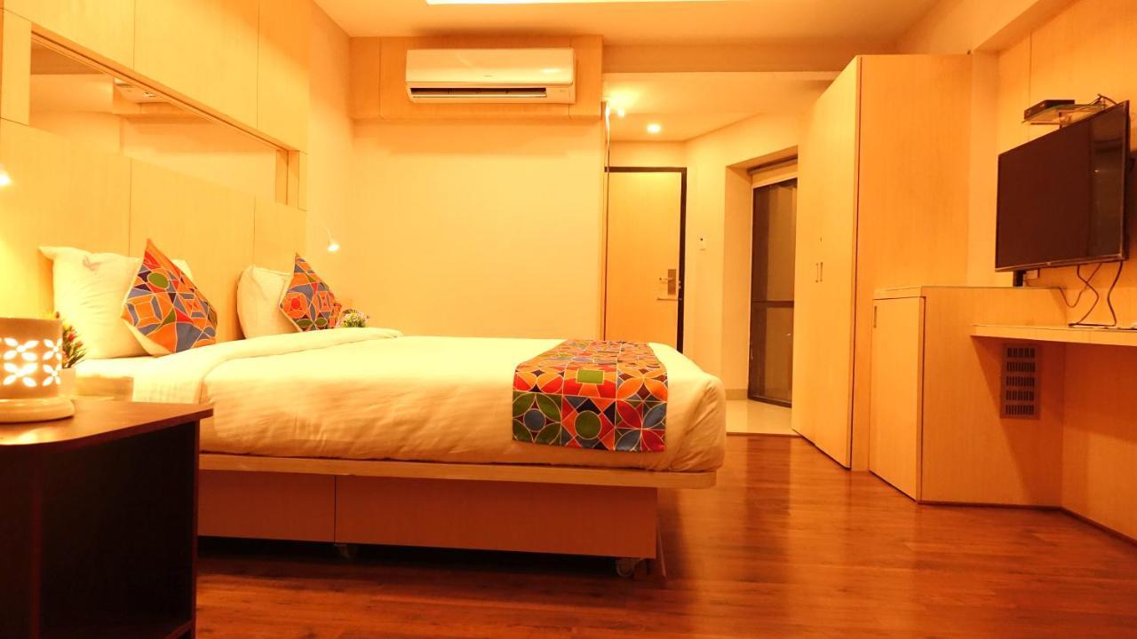 Ksquare Hotel 첸나이 외부 사진